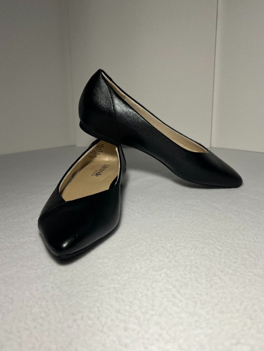 LifeStride Women’s 5.5M Black Promise Ballet Flat Sleek Pointed Toe with Texture